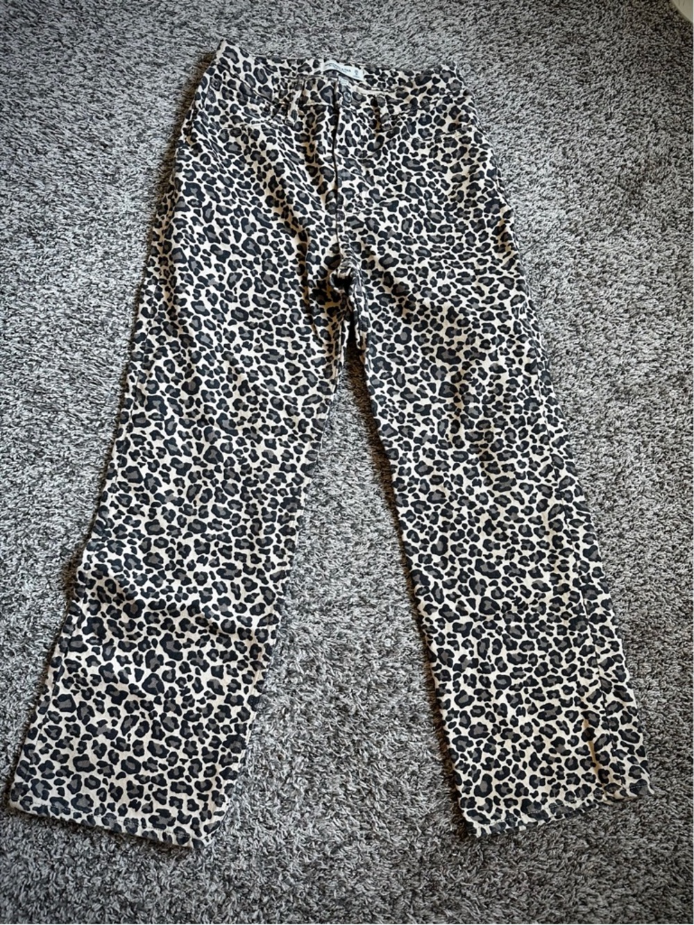 Abercrombie & Fitch High-Rise Curve Love Leopard Print Jeans - Black & Cream